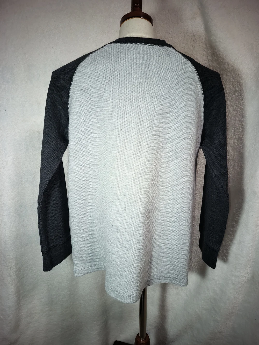 Arizona Jean Company Two-Tone Long Sleeve Henley - Light Gray & Charcoal.  KS 26